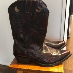Men’s Durango cowboy boots.
